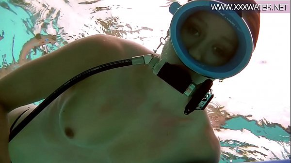 Euphoria Porn Underwater - Minnie Manga blows dildo underwater - Hosting Anime